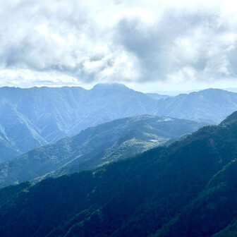 瓶ヶ森・伊予富士 石鎚山は雲の中