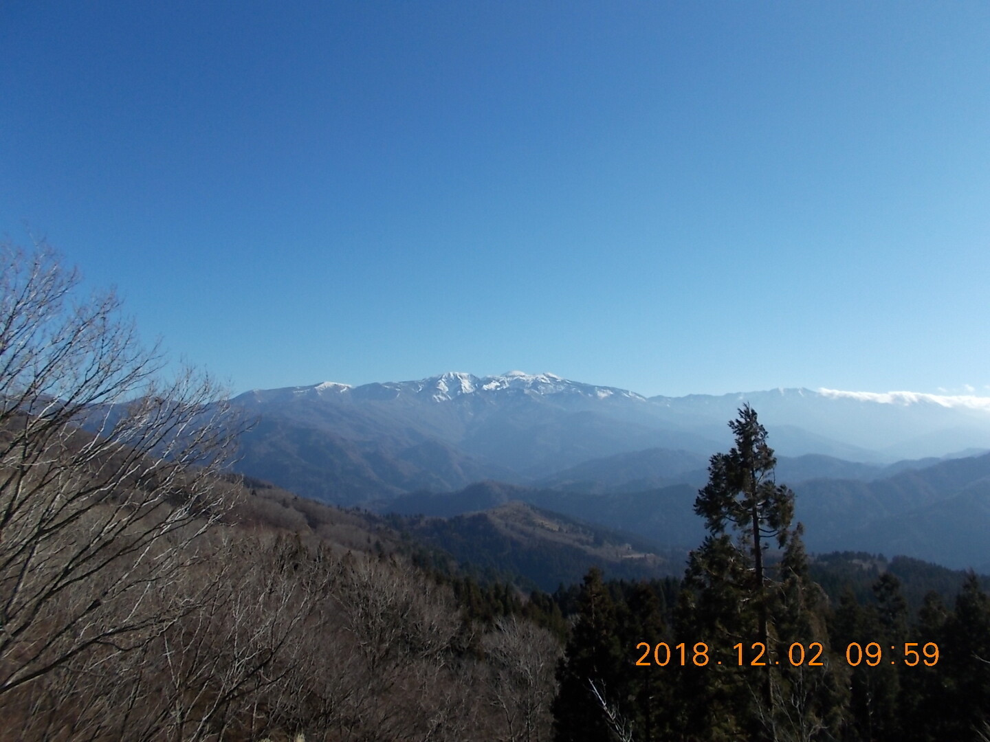 白山展望台 西山の林道白木峠線から見る白山の絶景 クロスカントリー競技場 たくさんの取立山の活動データ Yamap ヤマップ