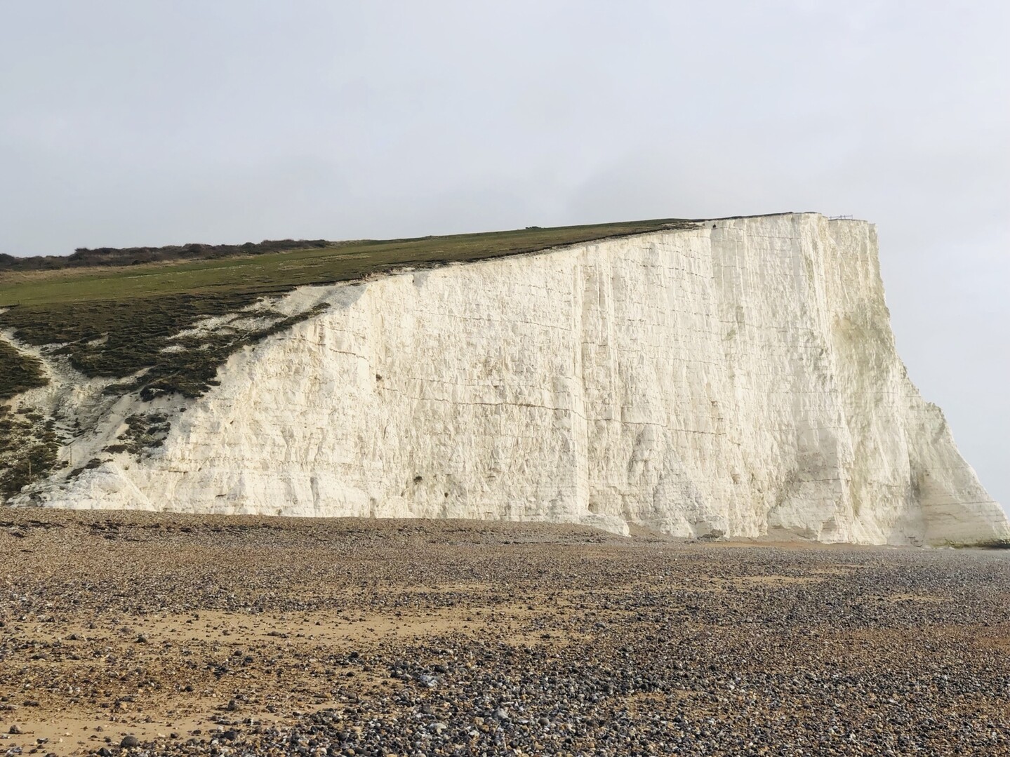 目の前はドーバー海峡 巨大な白亜の岸壁セブン シスターズを訪ねて イギリス郊外の旅その Hana Tyanさんのローザンヌの活動日記 Yamap ヤマップ