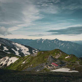 白馬岳・小蓮華山 ２日目は日が昇るころにやっと晴れた