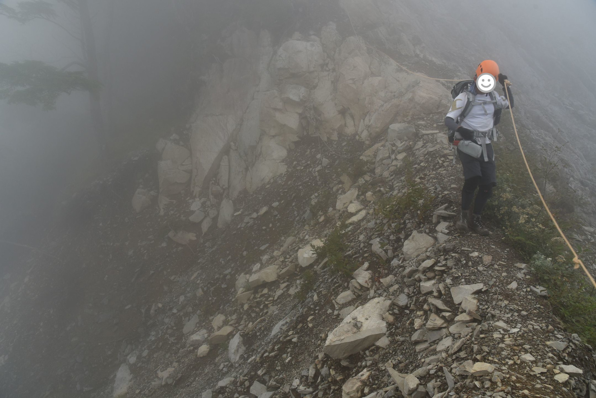 大無間山 ナイフリッジ（大崩落地）を渡るときは、こんな感じです！