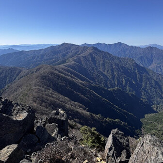 お腹いっぱいになったところで下山します