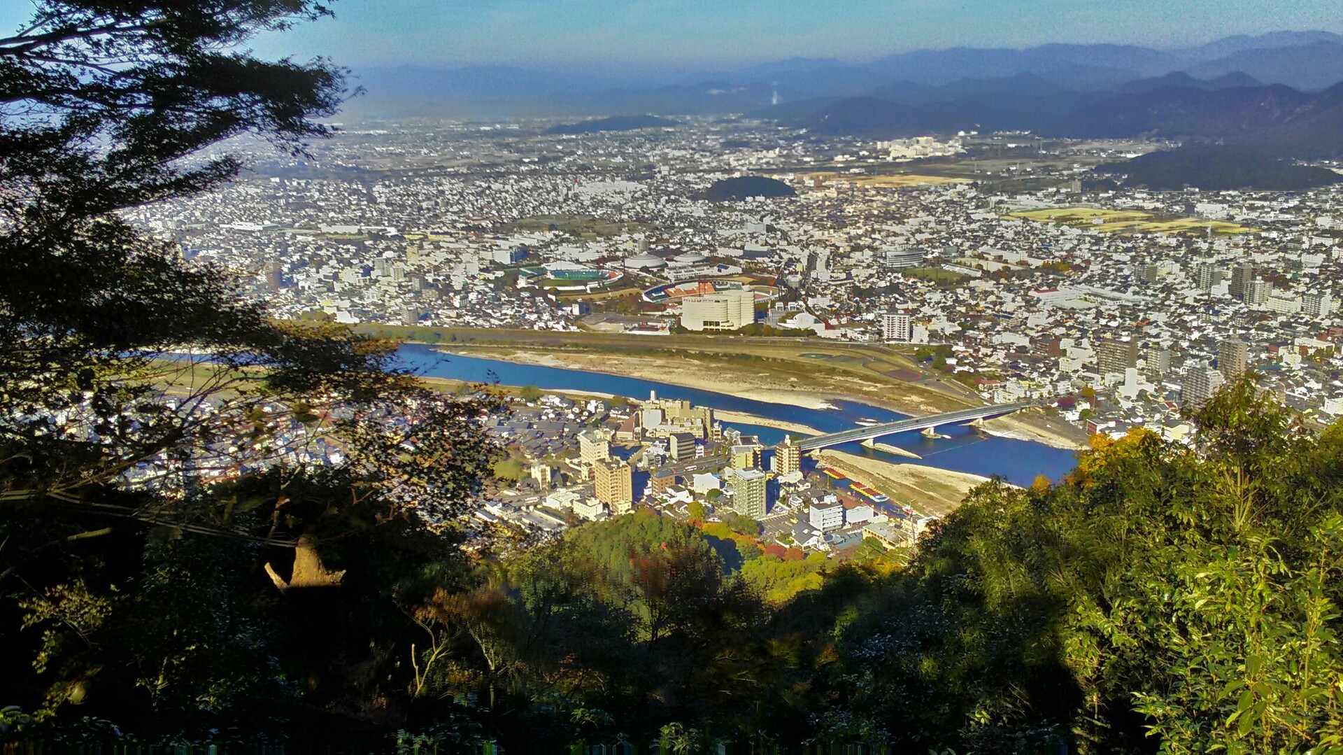 金華山ドライブウエイからの七曲がり登山道 ゆうちゃんさんの金華山 岐阜県 洞山 舟伏山の活動データ Yamap ヤマップ