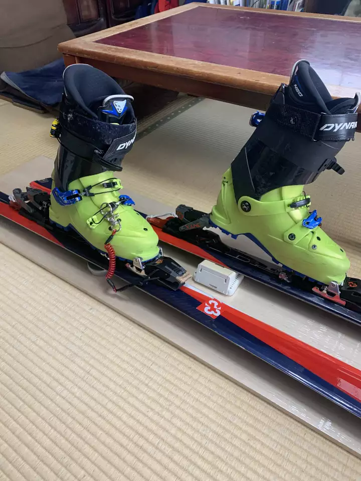 MOMENT スキー板　とビンディング