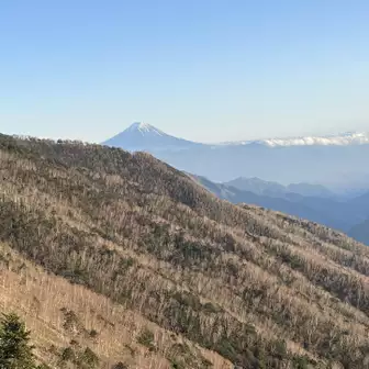 雁坂峠まで登り返して
アーベン富士山を
