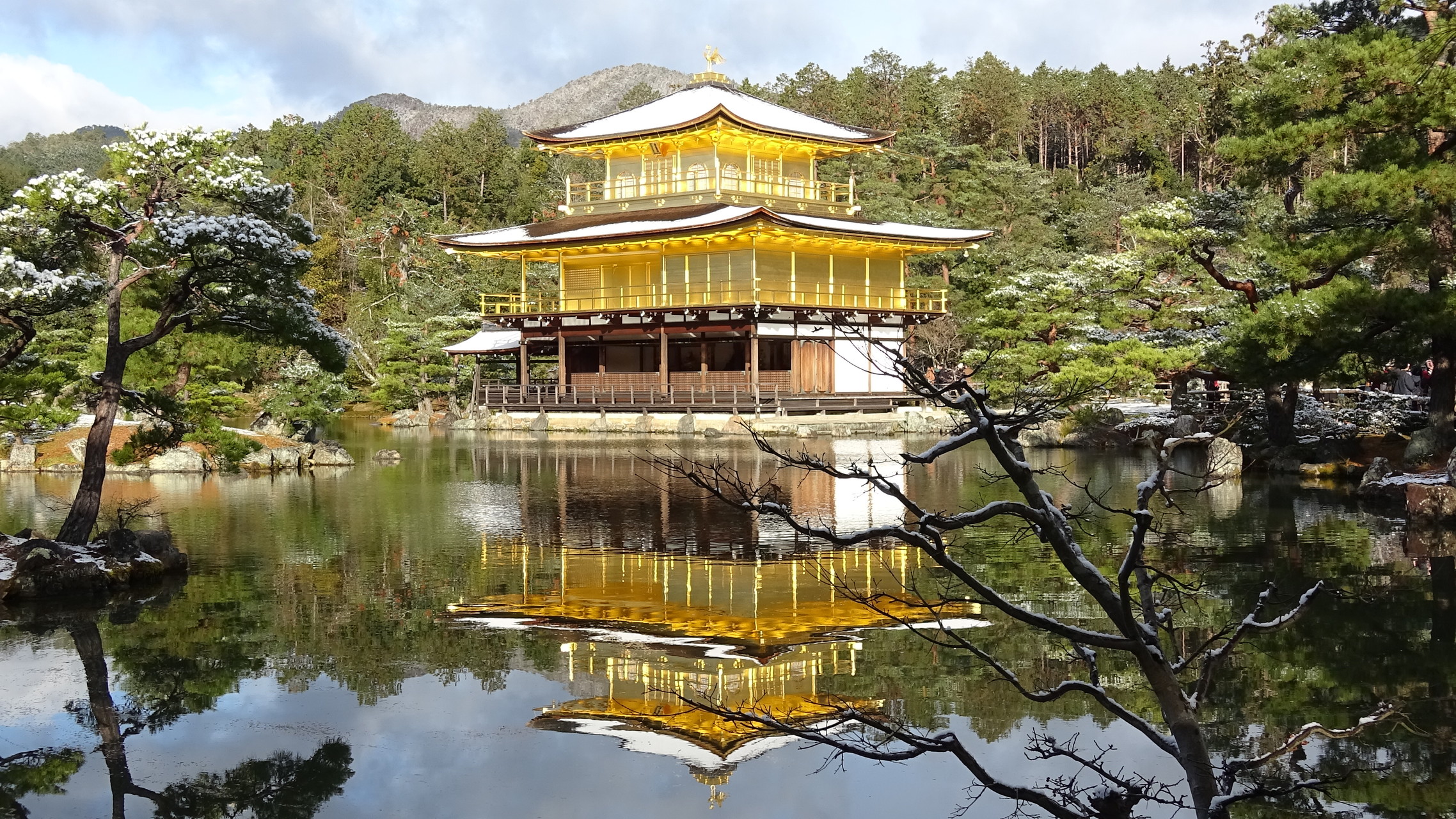 京都の冬 金閣寺散歩 雪化粧の金閣寺 Cat Ministerさんの京都市の活動日記 Yamap ヤマップ