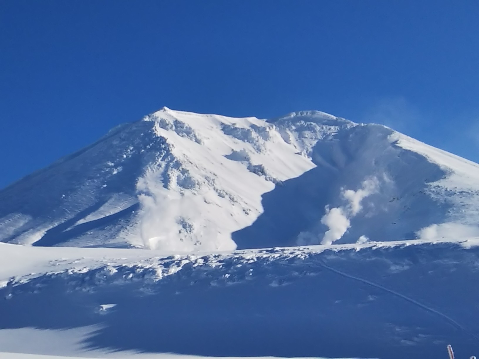 旭岳 地獄谷をスキー滑走 海田亀吉さんの大雪山系 旭岳 トムラウシの活動日記 Yamap ヤマップ
