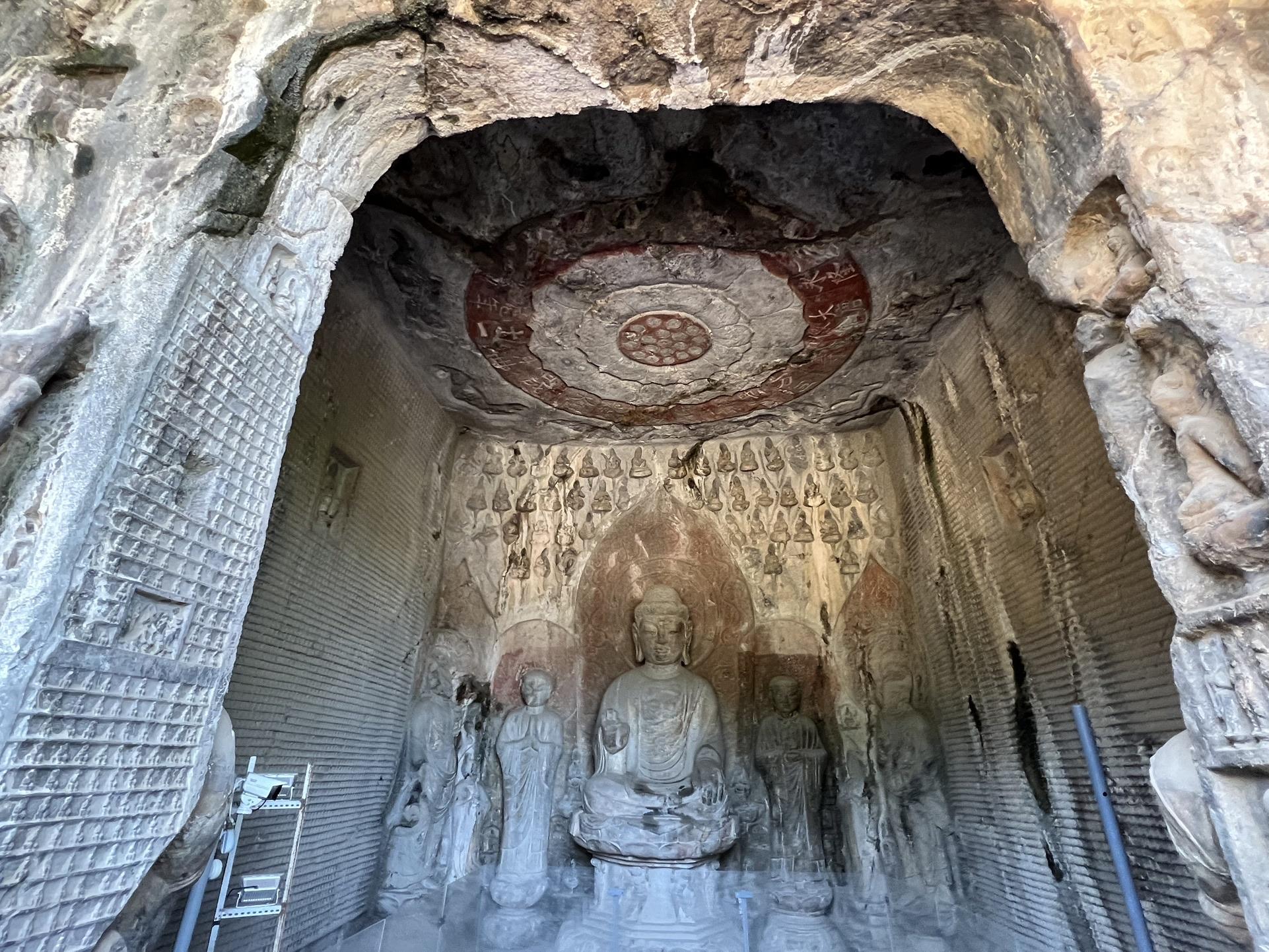 中国三大石窟のひとつで世界遺産の龍門石窟 / asakaさんの