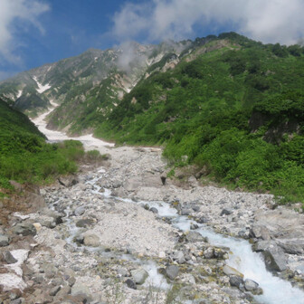 貴重な水の流れ