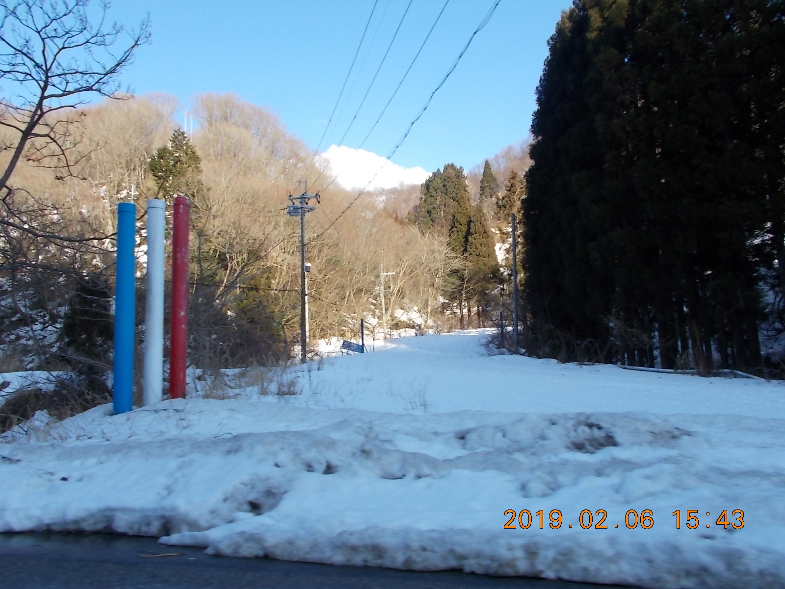 快晴の下 スノーシューで巡るベルク余呉 追憶のゲレンデ たかさんの鉢伏山 福井県 の活動日記 Yamap ヤマップ