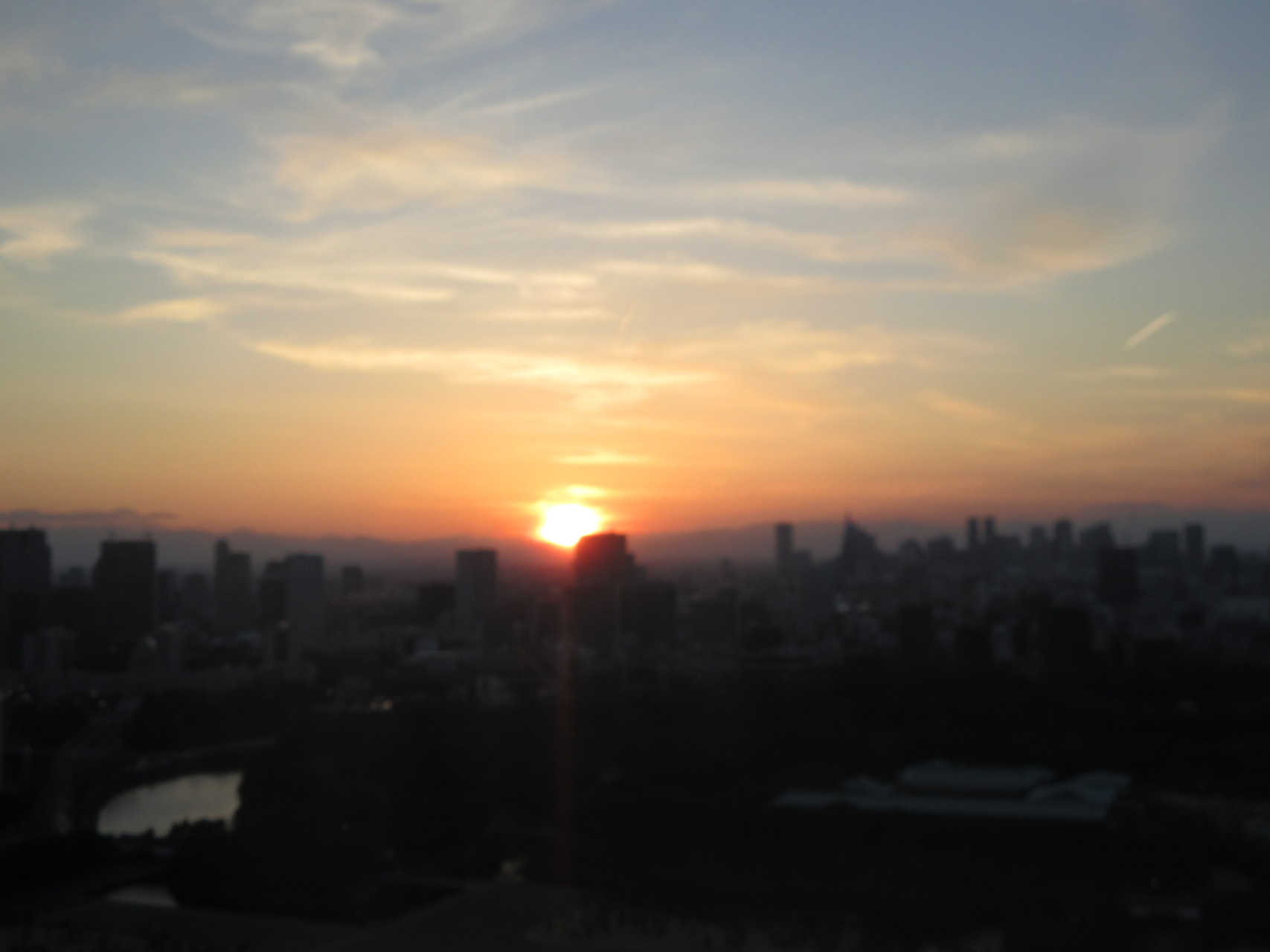 江ノ島から薄赤く染まった富士山 丸ビルから日の入りと夜景 Ryuyuさんの江の島の活動データ Yamap ヤマップ