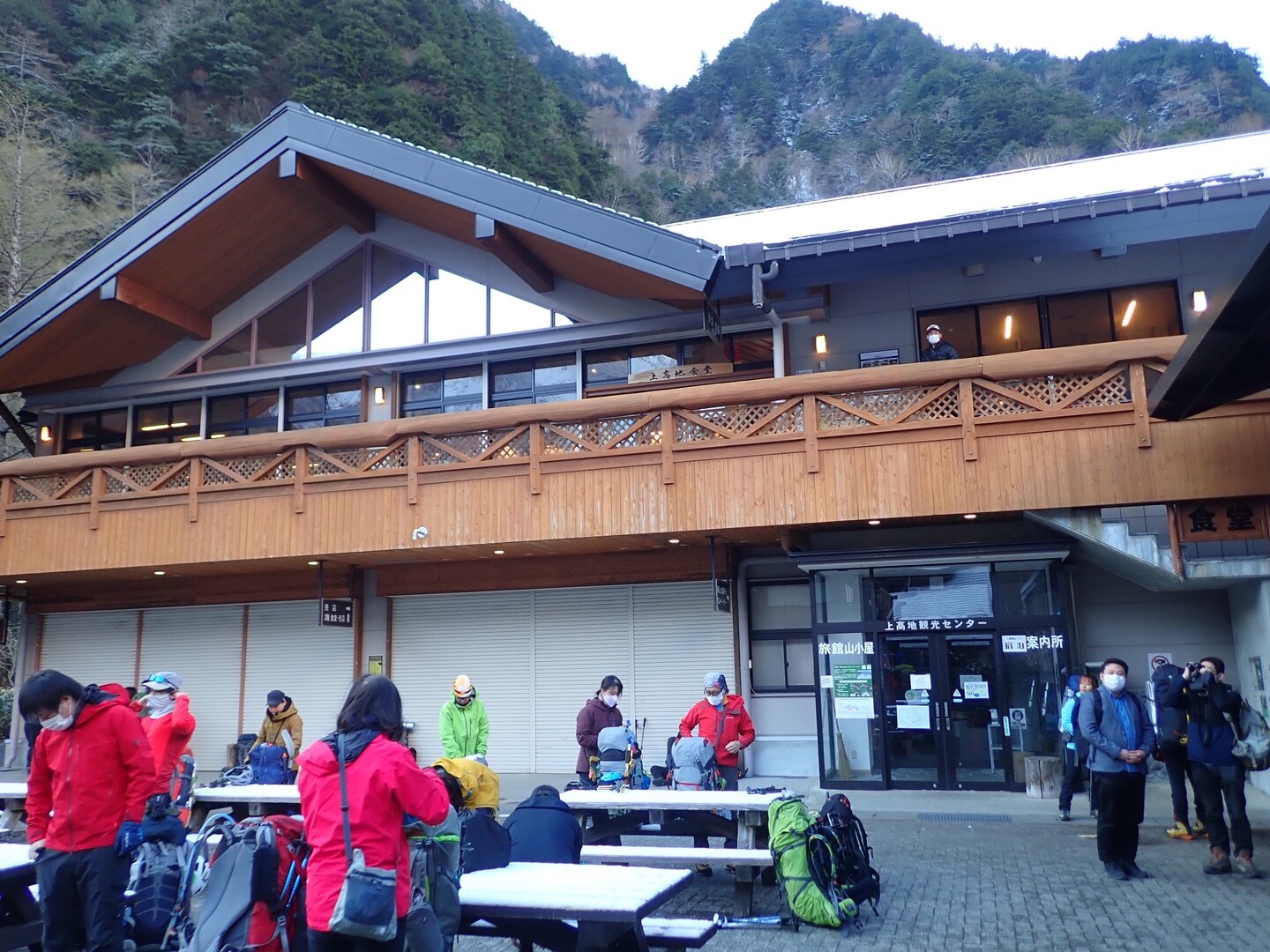 残雪の北アルプス 上高地 22 05 03 槍ヶ岳 穂高岳 上高地の写真1枚目 上高地バスターミナルから出発 Yamap ヤマップ