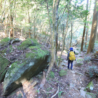 行縢山 下ります