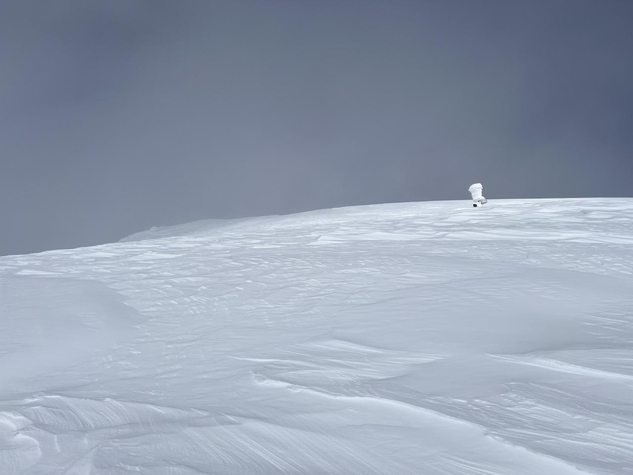 谷川岳・七ツ小屋山・大源太山 本来はこの右の標識から左に折れるのに⬅️
