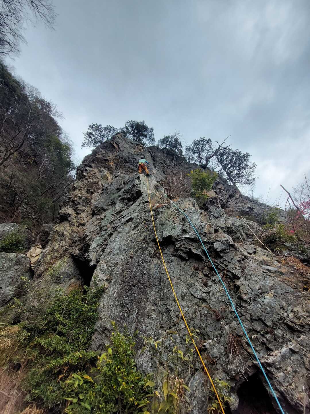 古賀志山でクライミング 猪落としカンテルート&不動滝エリア 古賀志山でクライミング 猪落としカンテルート&不動滝エリア