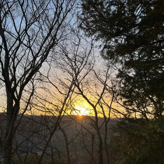 日の出に間に合いました。╭( ･ㅂ･)و ̑̑ ｸﾞｯ !