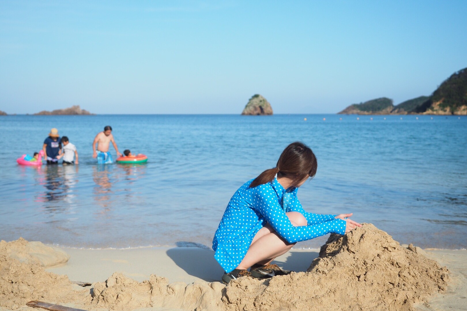 他人のアートを借りる妻