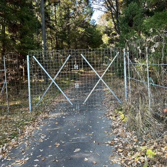 金網を開けて登山開始です。