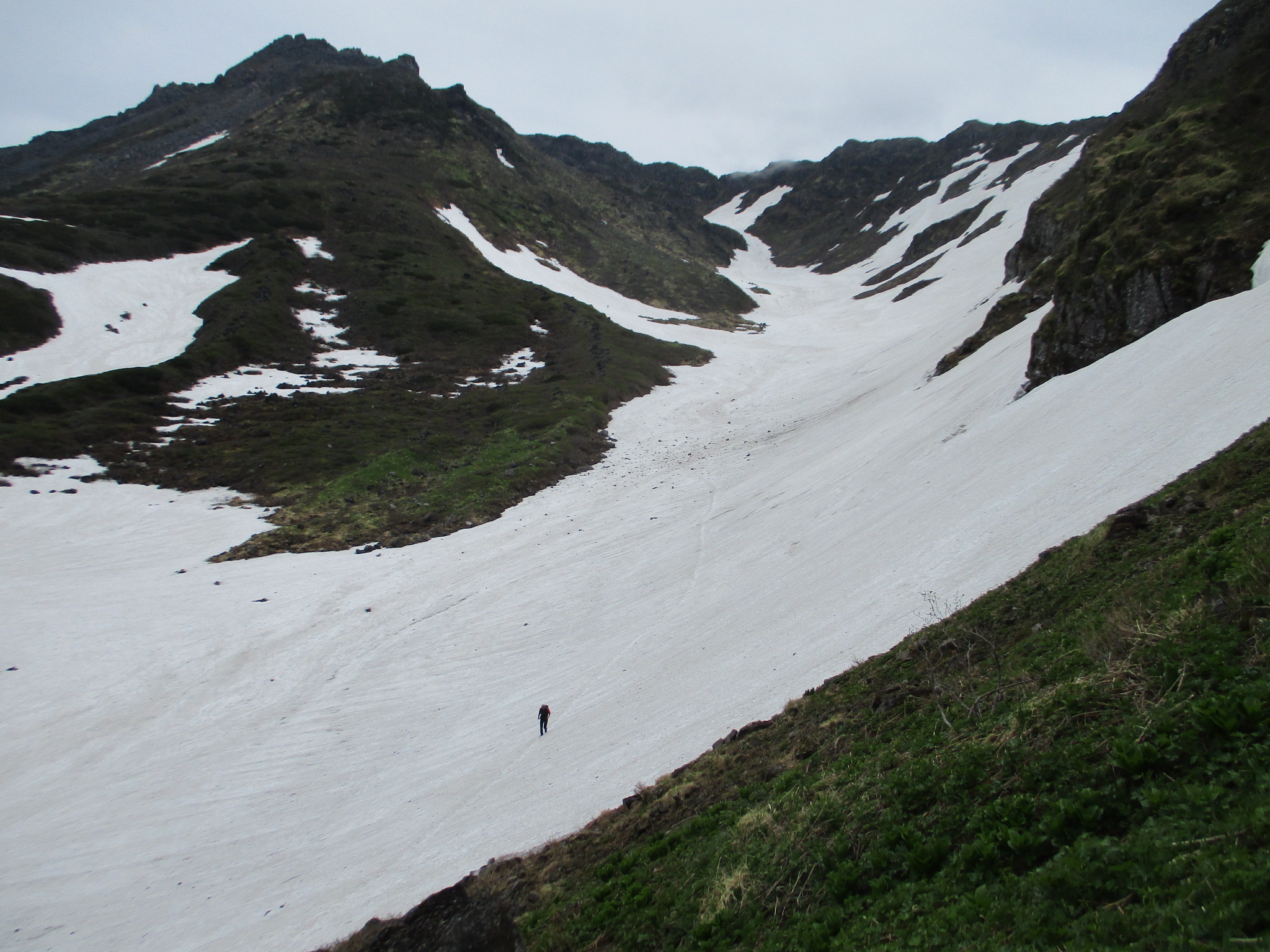 鳥海山 新山 雪の千蛇谷登りは 21 06 13 Yoshi Aさんの鳥海山 七高山 笙ヶ岳の活動データ Yamap ヤマップ