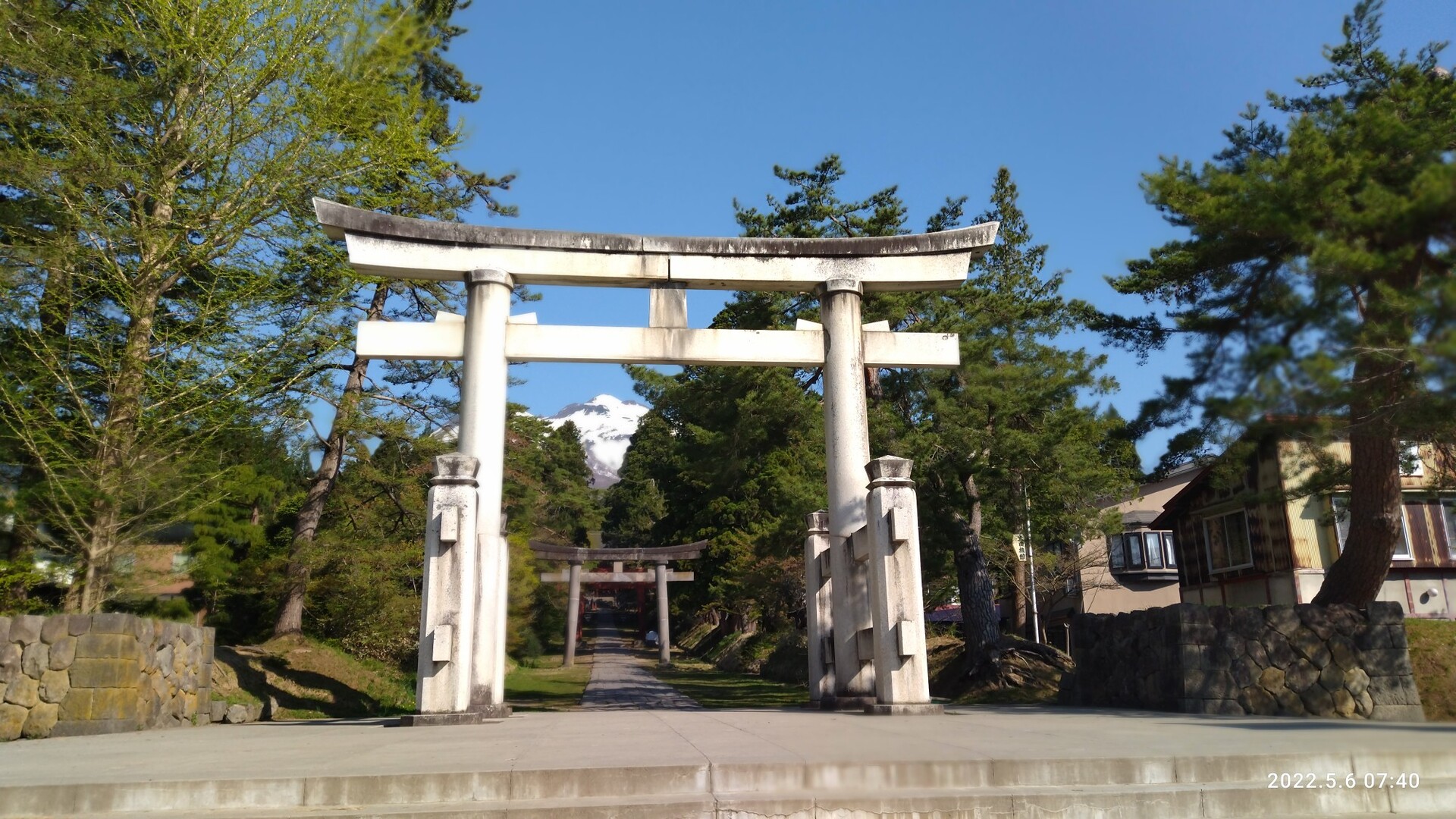 22年5月6日岩木山神社から岩木山 クマクマさんの岩木山 岩鬼山 鳥海山 鍋森山の活動データ Yamap ヤマップ