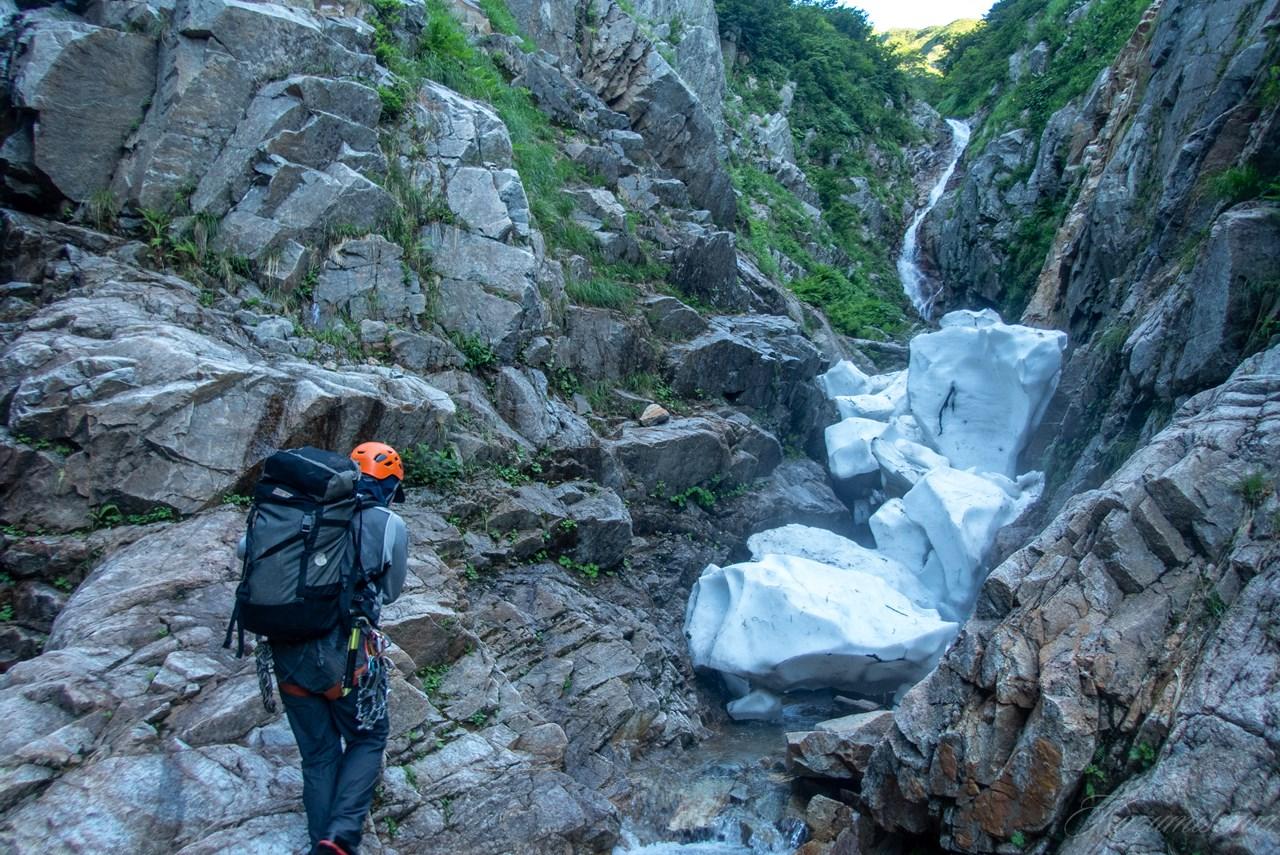 朝日連峰 水源の沢 朝日連峰水源の沢」 - 東北アルパインスキー日誌 ブログ