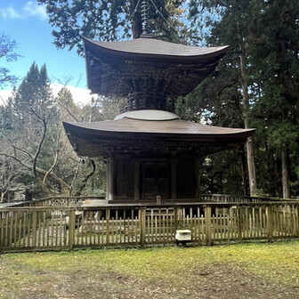 岩湧山・一徳防山・三石山 四季彩館近くの岩湧寺に到着
ここは役行者によって開かれた古刹です