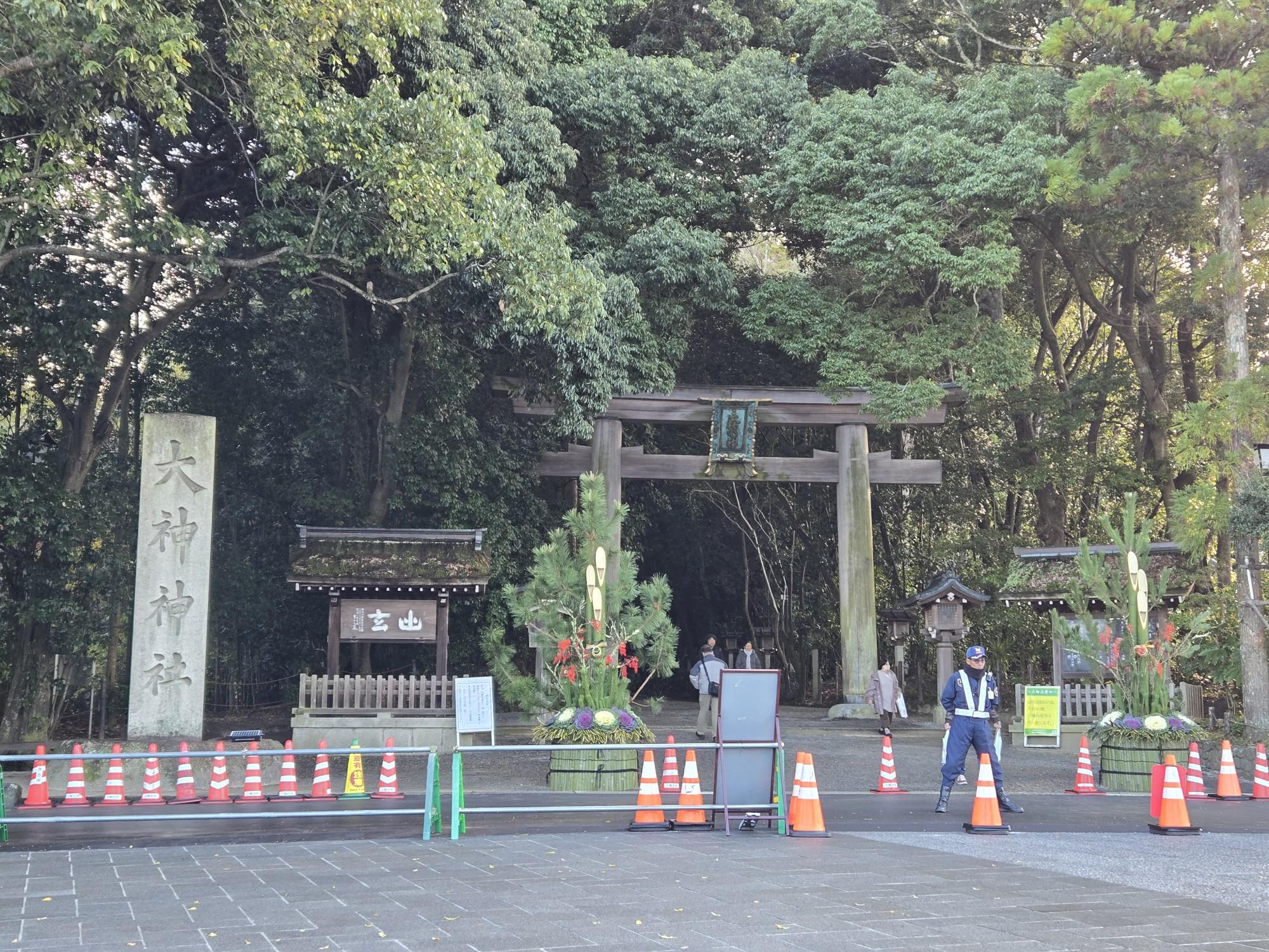 三輪山・巻向山・龍王山 大神神社、立派です❗。