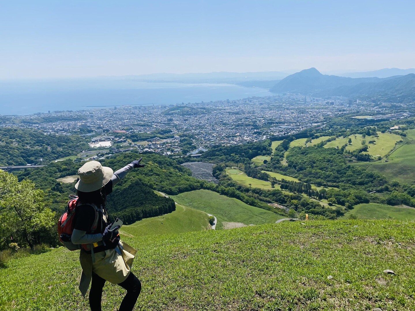 はじめまして〜鍋山　♪( ´θ｀)ノ