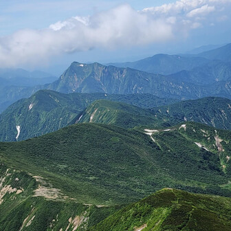 あの山も凄いなー✨
にしても風が凄い🌪下山します