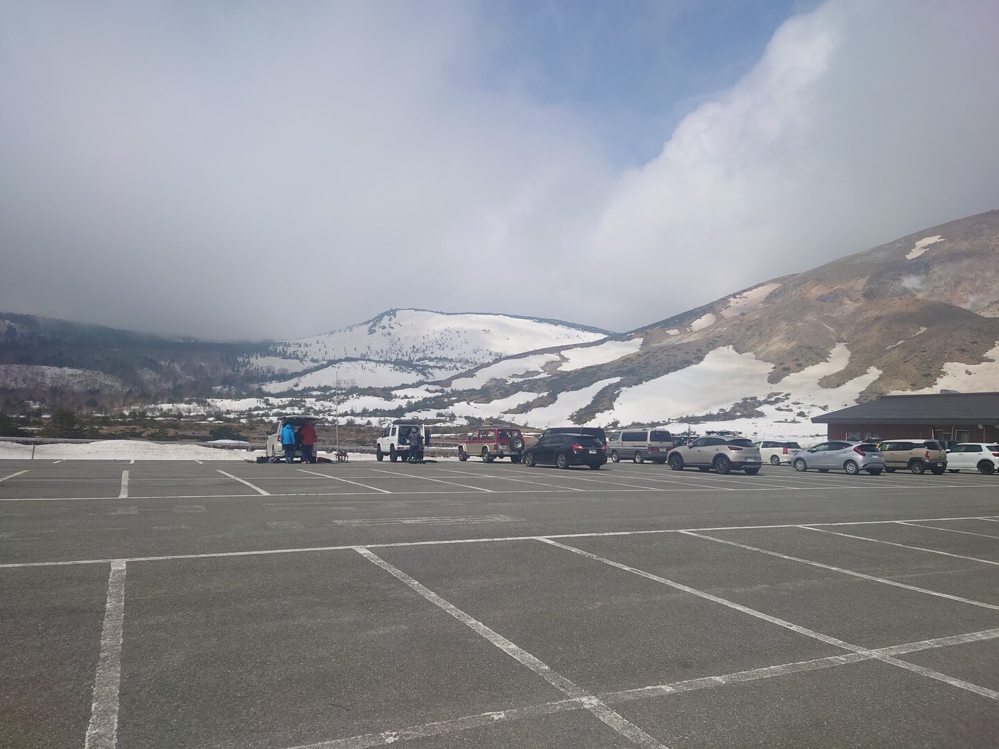 浄土平レストハウス行くまで 源泉の湯煙 炭坑さんのモーメント Yamap ヤマップ