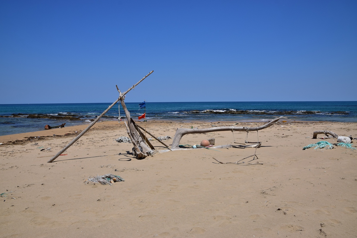 モニュメント？
ブランコもあるよ