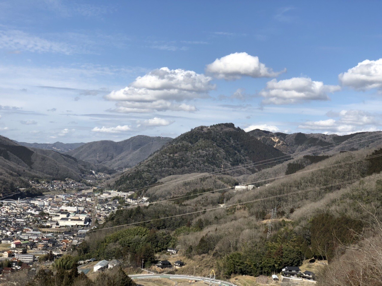 臥牛山 岡山県高梁市 備中松山城の写真31枚目 大久保峠の展望所から見た臥牛山と高梁市街 Yamap ヤマップ
