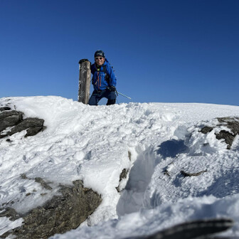 なんとか登頂しました。