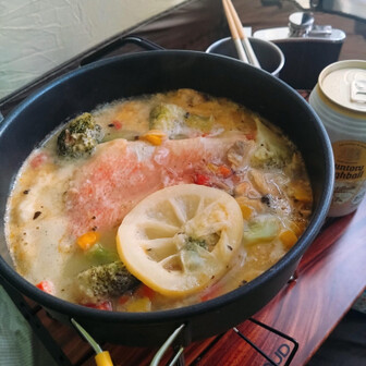 夕飯はアクアパッツァ
もちろんスーパーの冷凍品