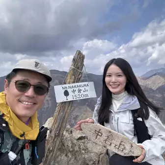 中倉山の山頂でパシャリ📸
相方さんのemilieと📸✨
２人ともいい笑顔☺️
