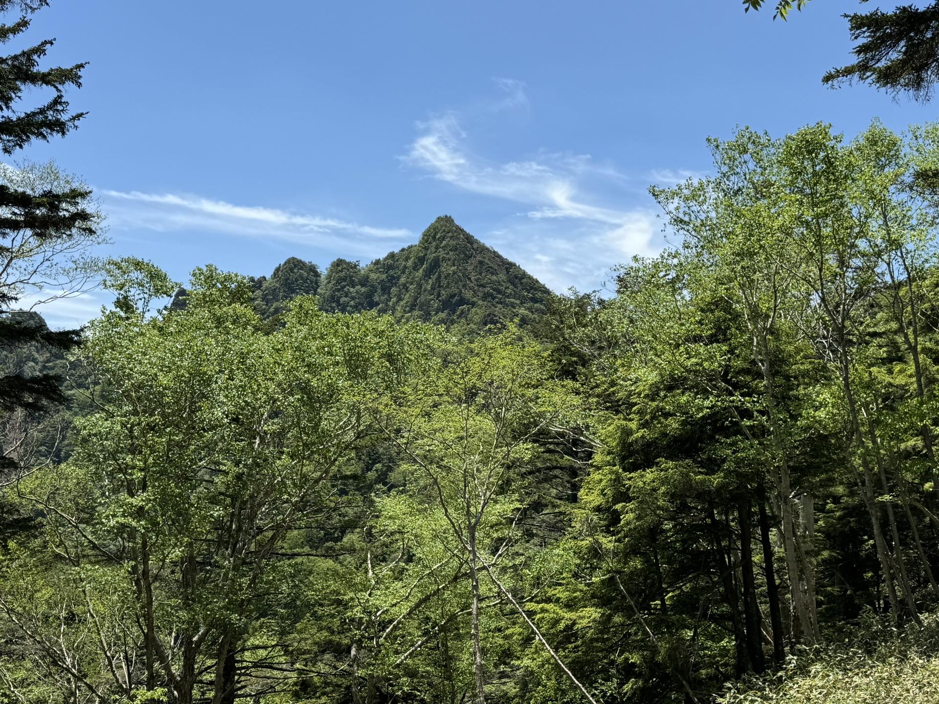 皇海山・袈裟丸山・庚申山 鋸山　岩場楽しかったです。ここから皇海山へ登り返します。
