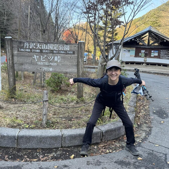 ーーーーーぷっ‼️💨

今日は…
最強大山⛰️くるっとお散歩トレーニング😄

大山の紅葉🍁はもう終盤です。