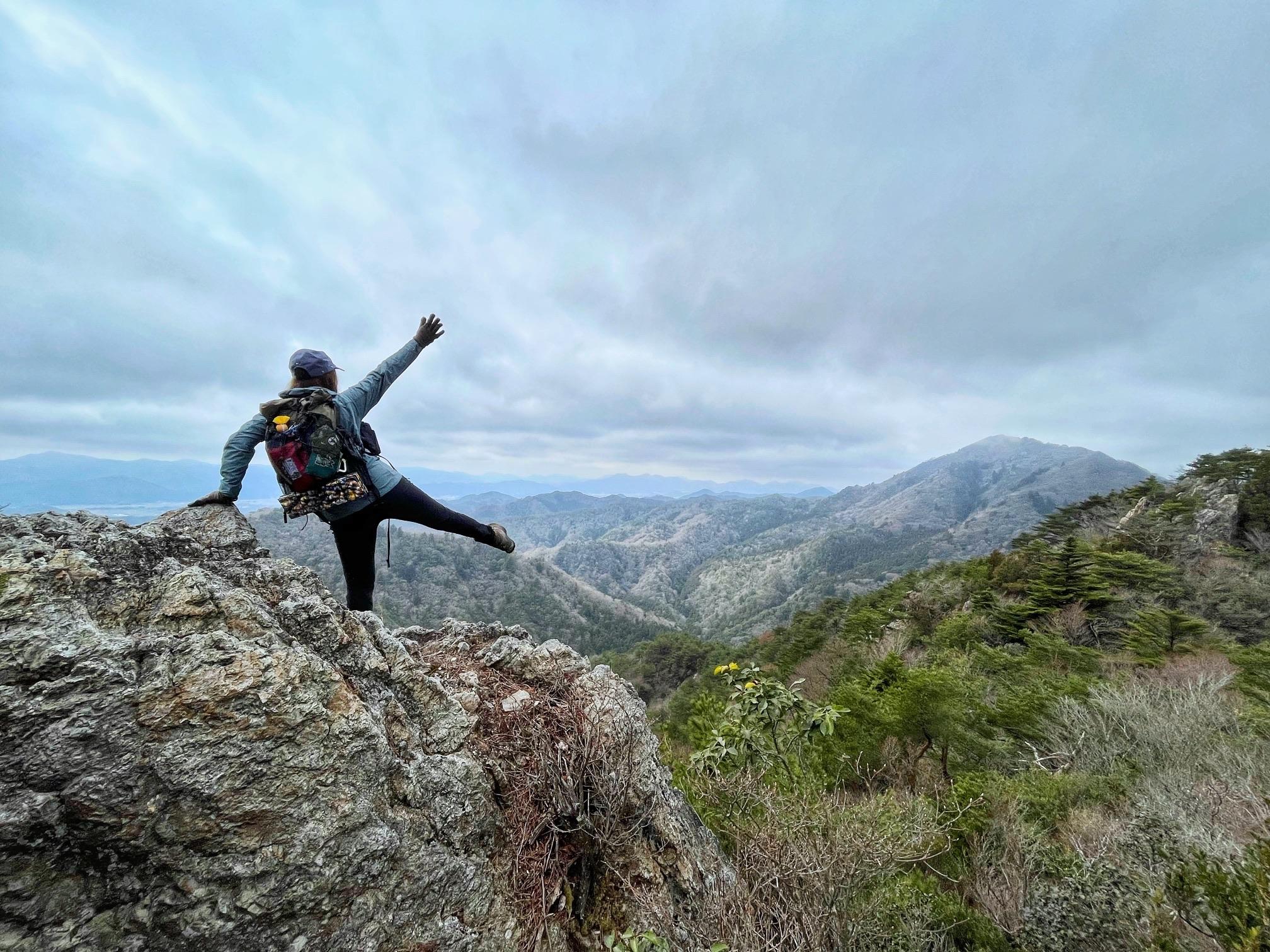 岩と戯れる多紀連山縦走・周回 / へっちさんの御嶽（三嶽
