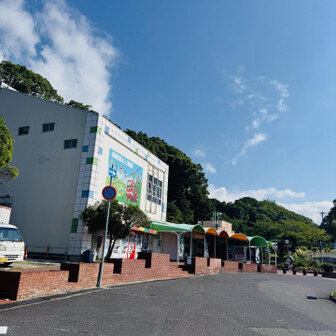 須磨浦公園🅿️ここから！
まだ
ロープウェイ🚡10時から！！
自分の足で登ります！🤭