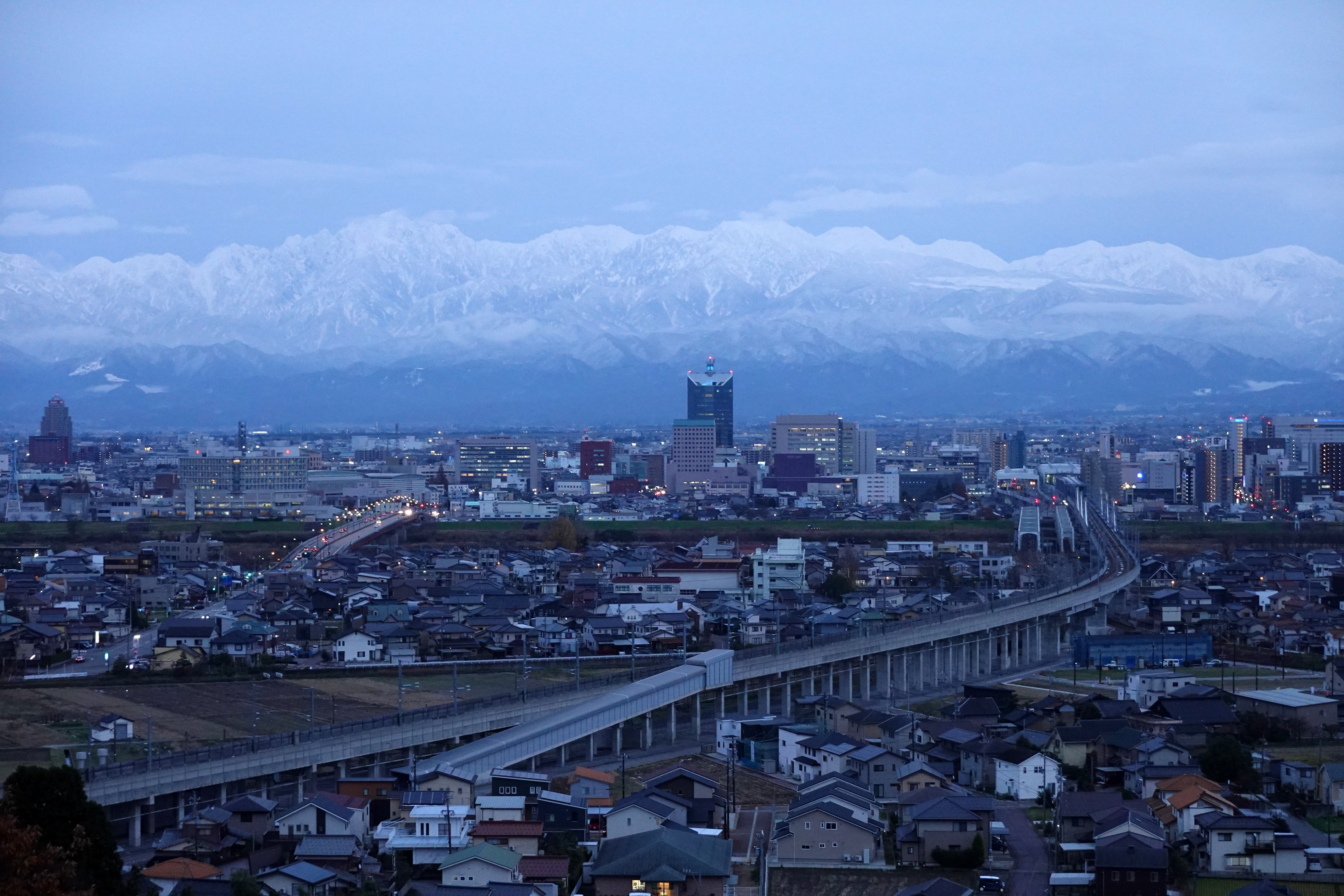 呉羽山公園展望台から剱 立山連峰の大展望 Kanさんの富山市の活動データ Yamap ヤマップ
