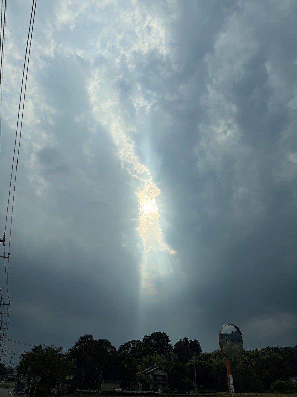 移動中 不思議な現象 雲が縦に割れ としさんのモーメント Yamap ヤマップ