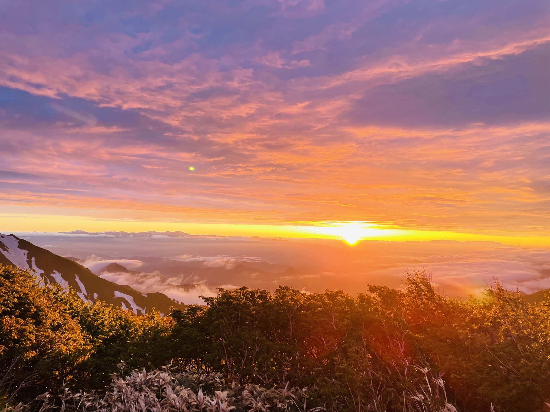 ひょっこり朝日連峰✨