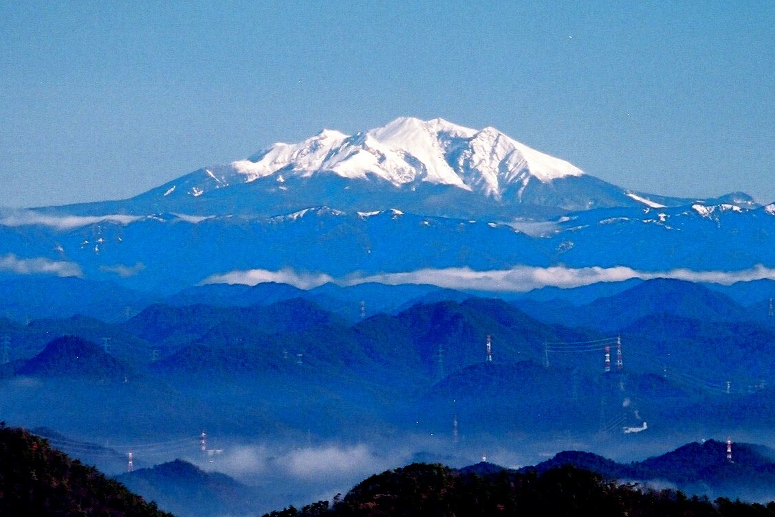 金華山から見る御嶽山と恵那山 御嶽 Rebirthさんのモーメント Yamap ヤマップ