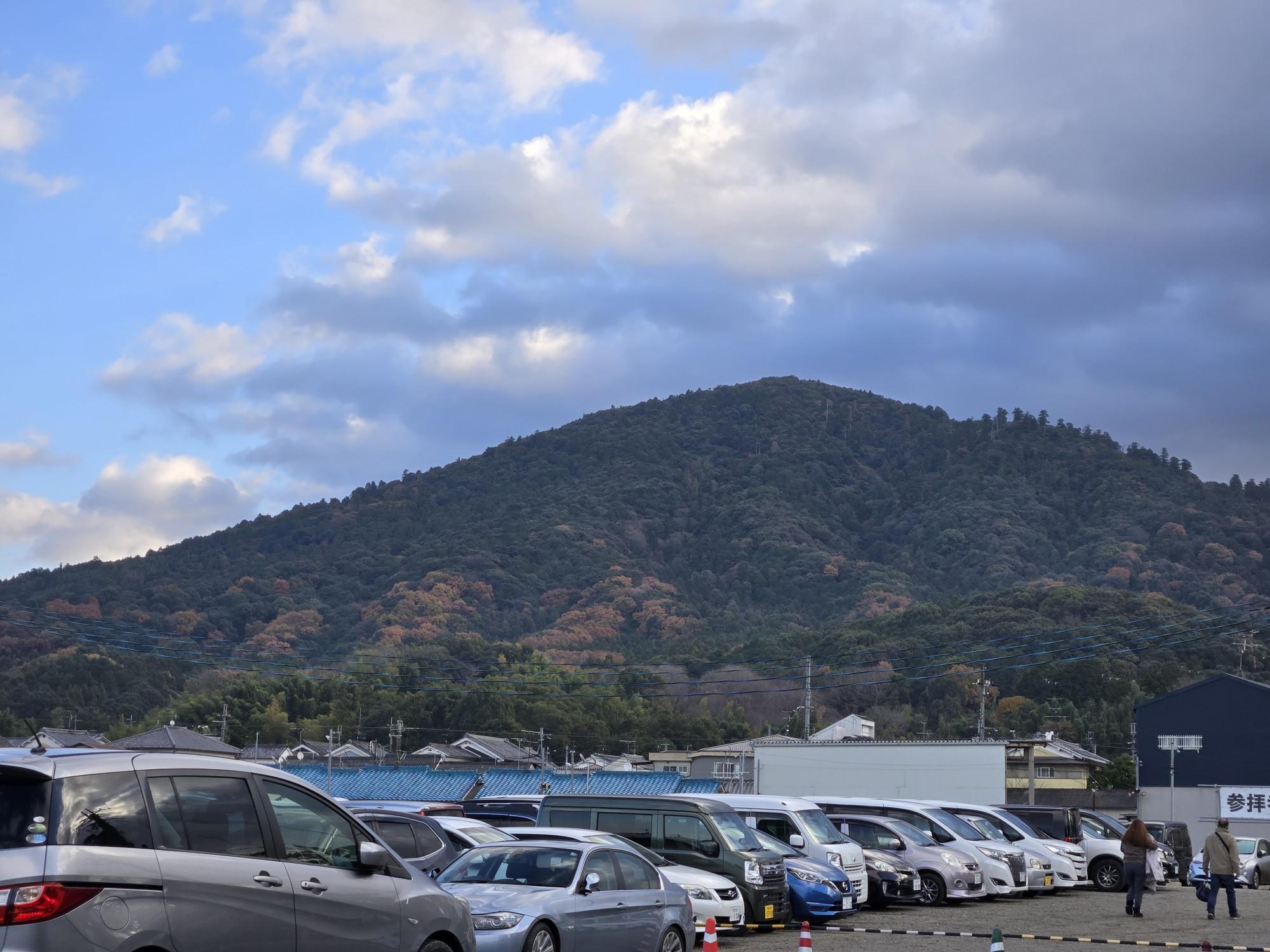 三輪山・巻向山・龍王山 三輪山です❗。