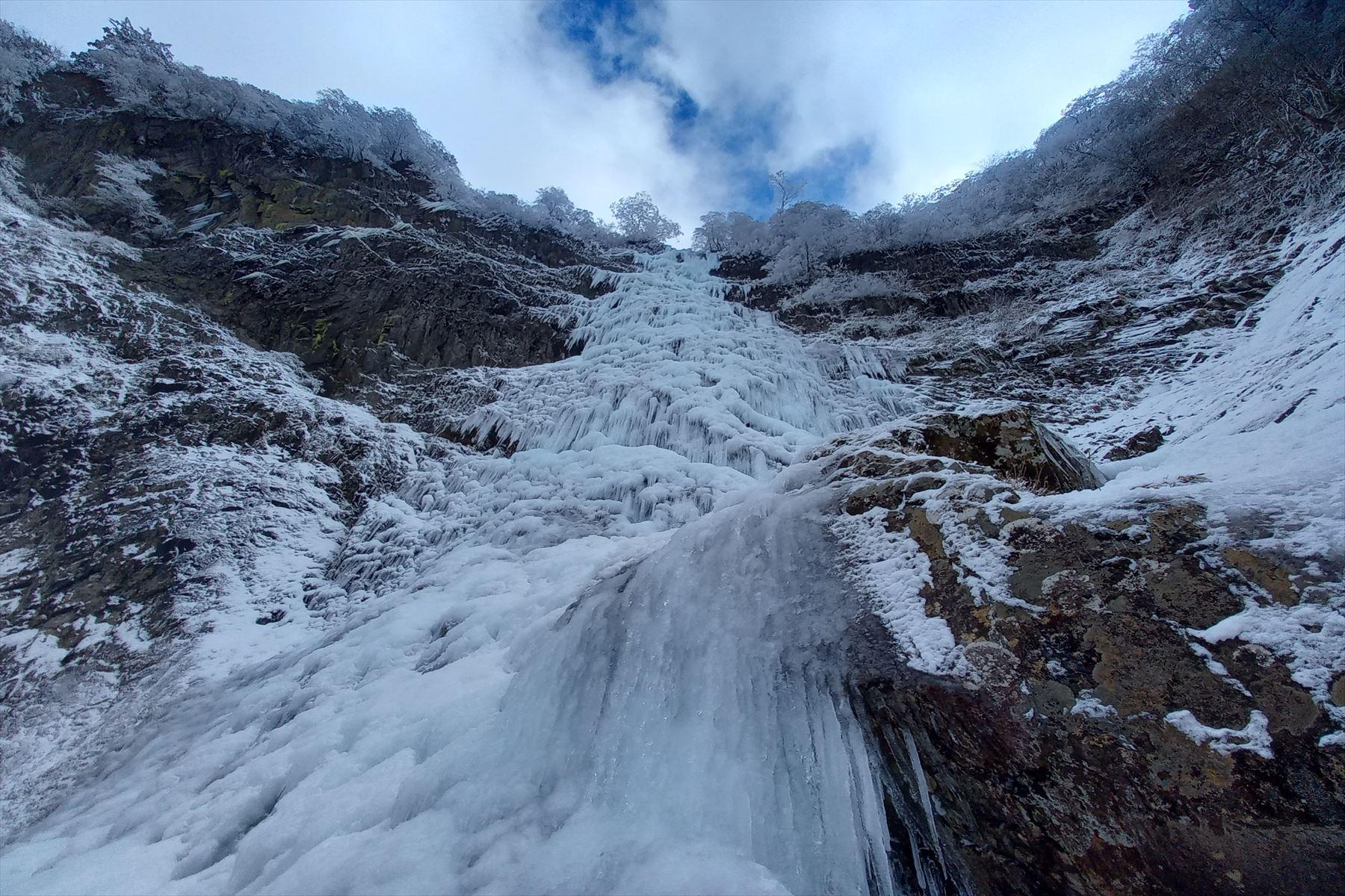 秘瀑 : 台高山脈珠玉の渓 秘瀑 : 台高山脈珠玉の渓 南股谷 第二の滝 滝
