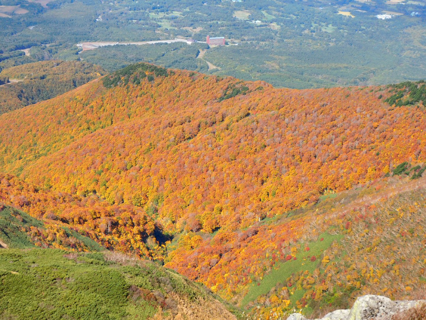 紅葉の岩木山 よしのり72さんの岩木山 岩鬼山 鳥海山 鍋森山の活動データ Yamap ヤマップ