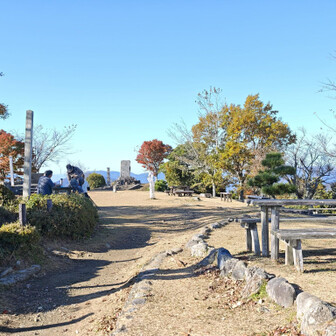 山頂到着🙌🏻
リフトなら6分で来られます。
トイレもあり