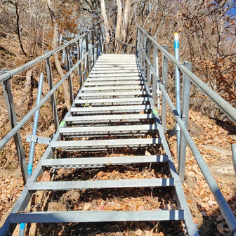 中間道の難所、1番キツく感じる階段です。