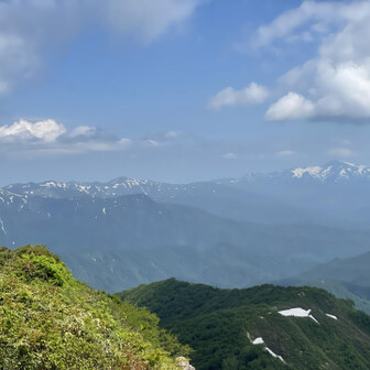 月山らしき山も見えました。