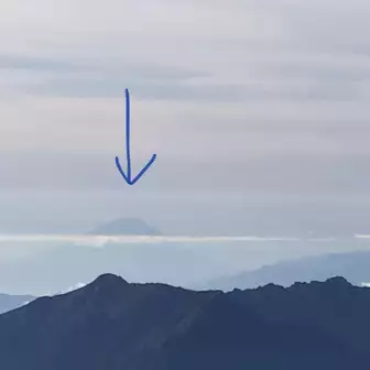 ズームっ！遠くに「富士山！」
